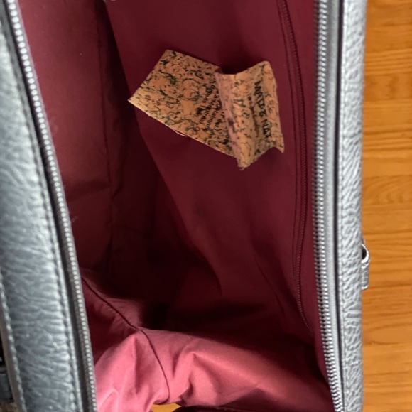 Matt & Nat Black Vegan Shoulder or Crossbody Handbag. - Picture 10 of 16